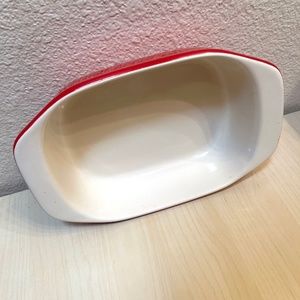 Chantal Baking Dish. Red/Cream 1 & 3/4 quart. 9 x 7 x 2 in. inner dimensions.